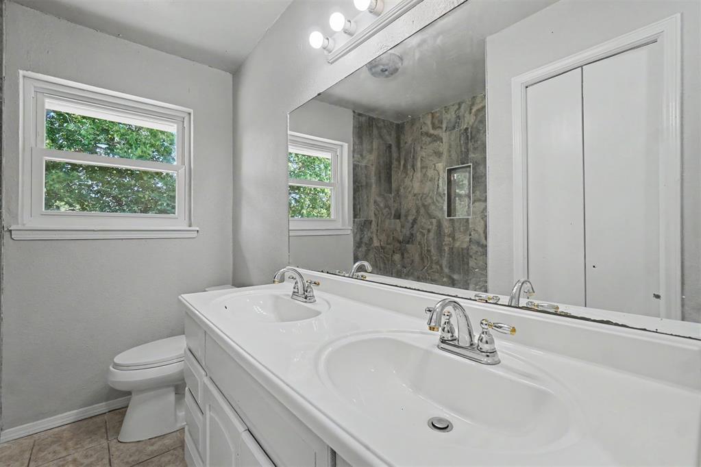 1722 Nw Crosby Park Boulevard Property Photo 9