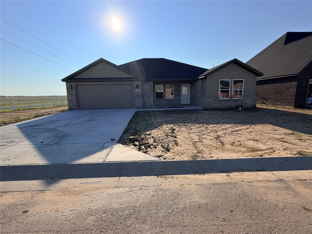 1916 Topaz Road Property Photo 4