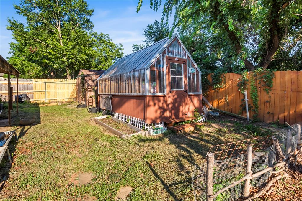 20 Raintree Street Property Photo 33