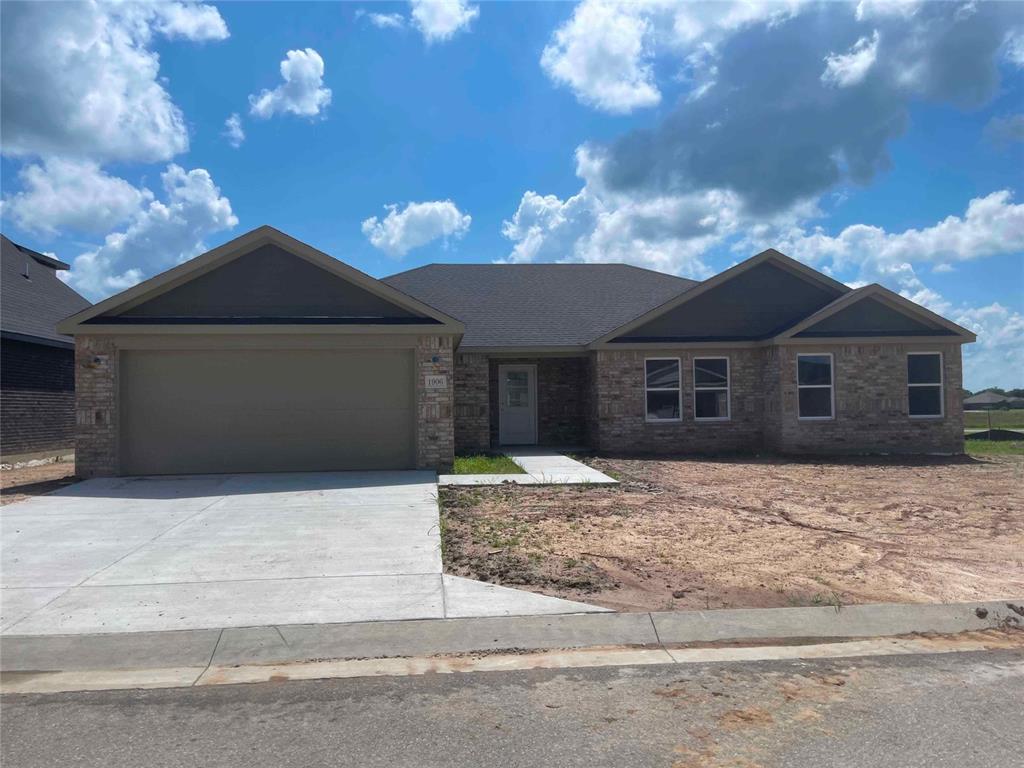 1906 Topaz Road Property Photo 4