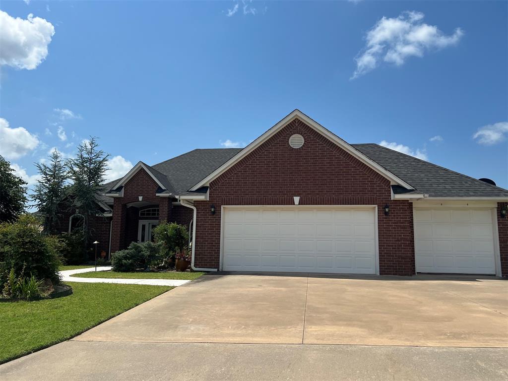 1309 Cambridge Drive Property Photo 2