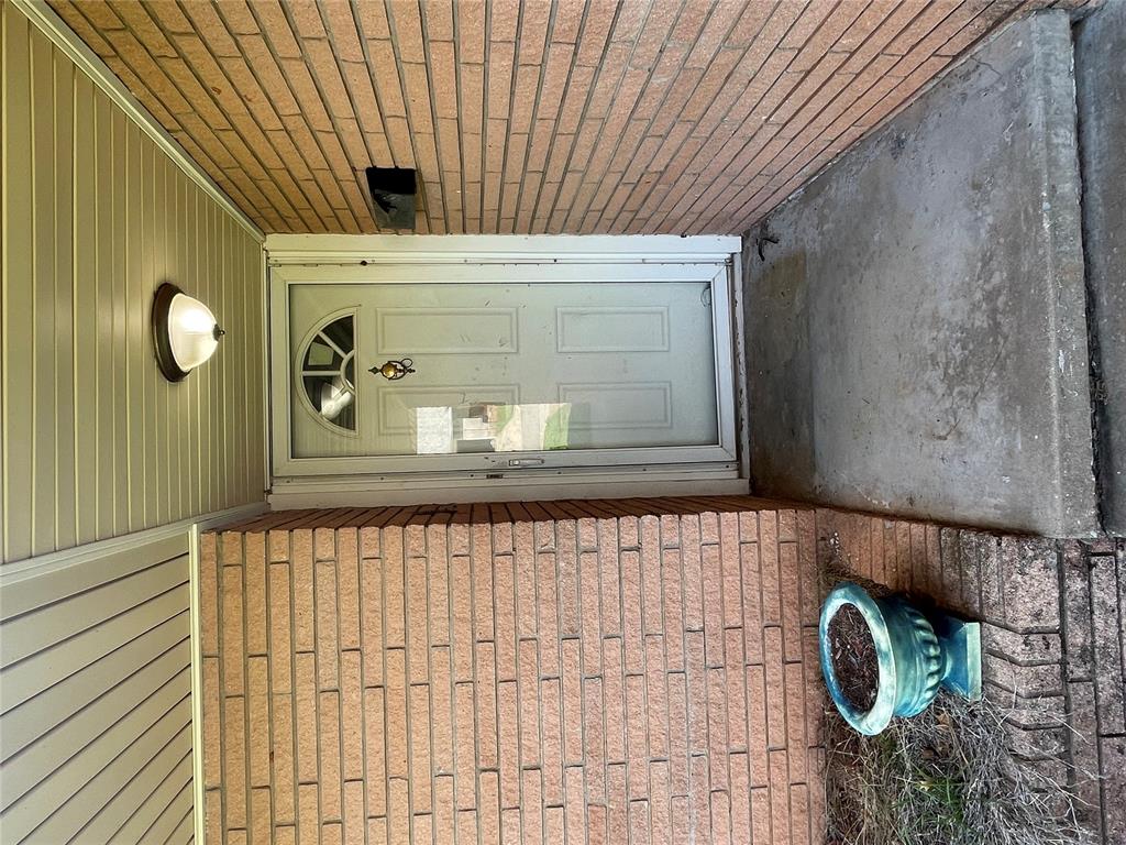 5913 Crestview Drive Property Photo 3