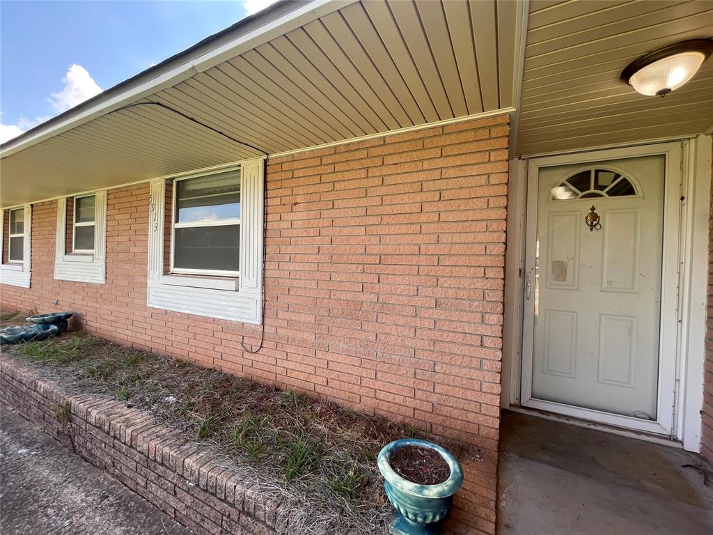 5913 Crestview Drive Property Photo 4