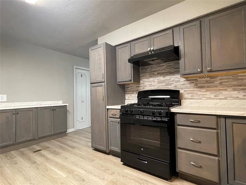 5913 Crestview Drive Property Photo 9