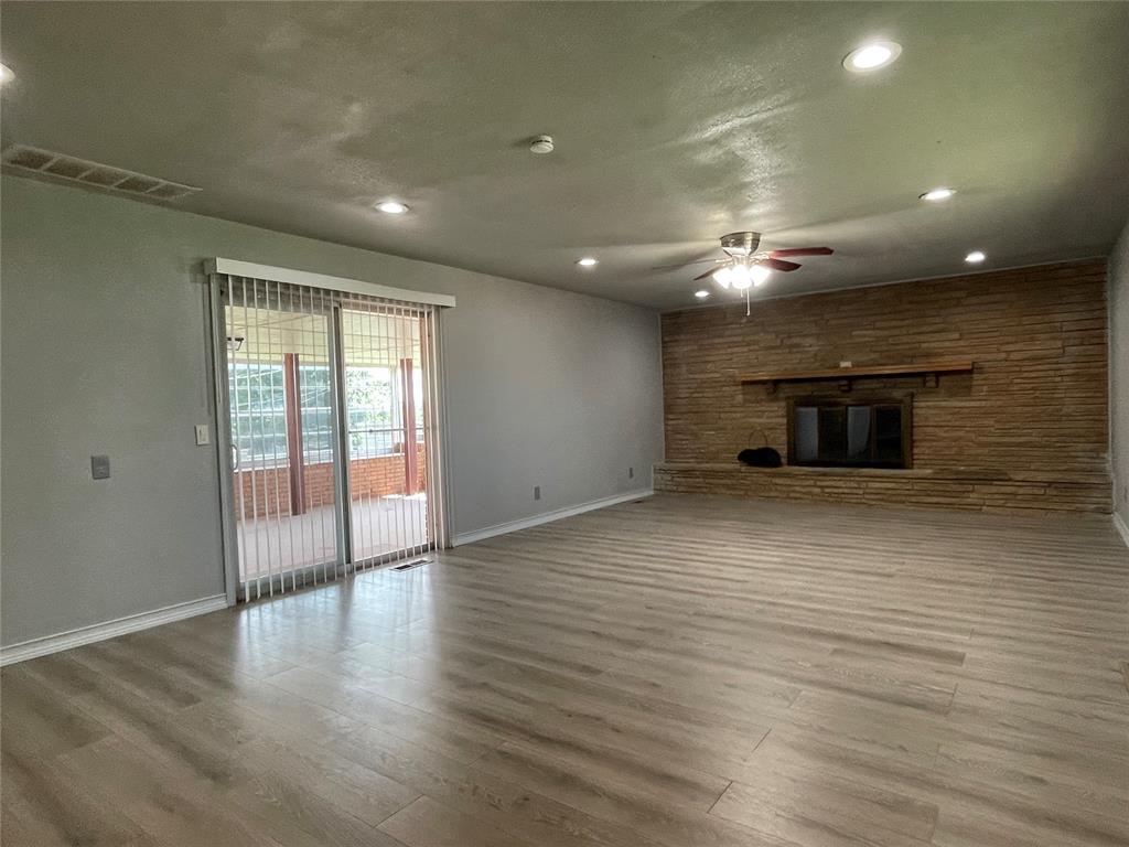 5913 Crestview Drive Property Photo 15