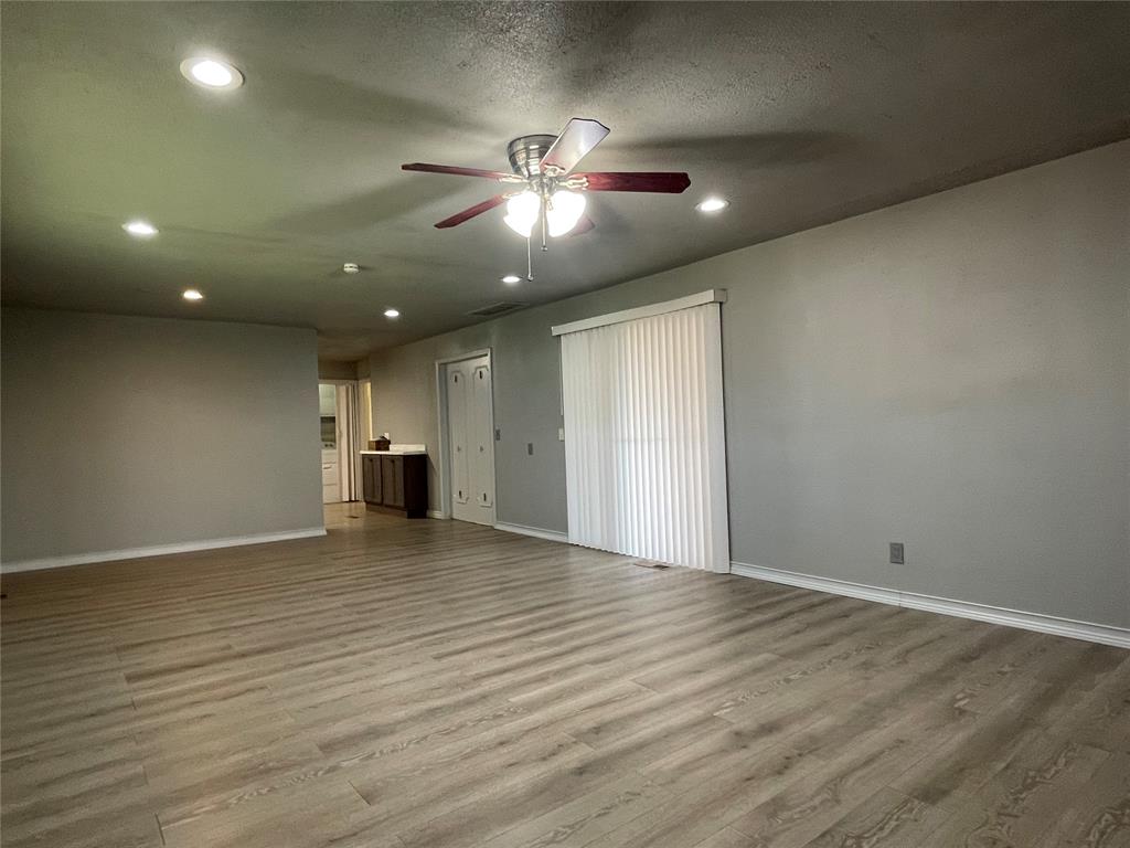 5913 Crestview Drive Property Photo 16