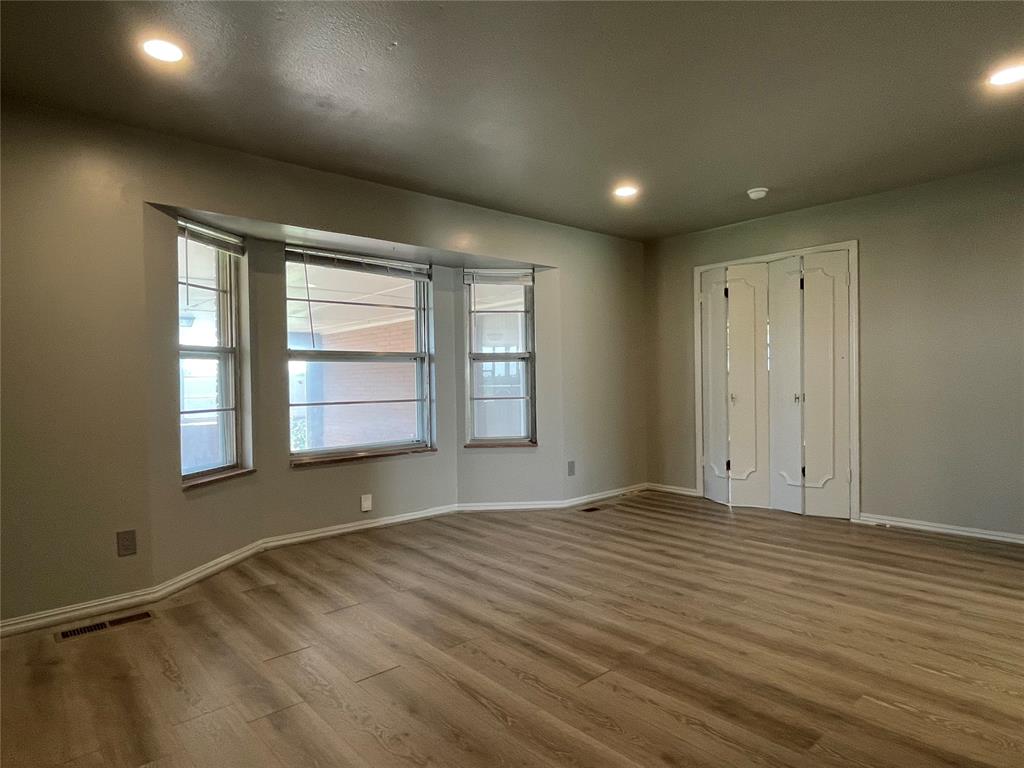 5913 Crestview Drive Property Photo 20