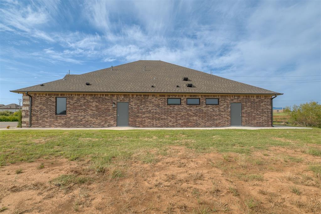 3305 Nw 192nd Street Property Photo 4