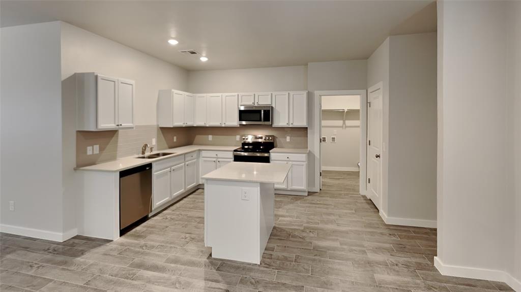 17009 Oak Ridge Circle Property Photo 7