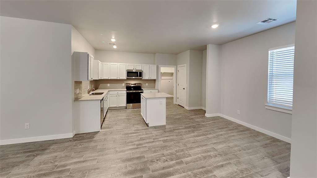 17009 Oak Ridge Circle Property Photo 9