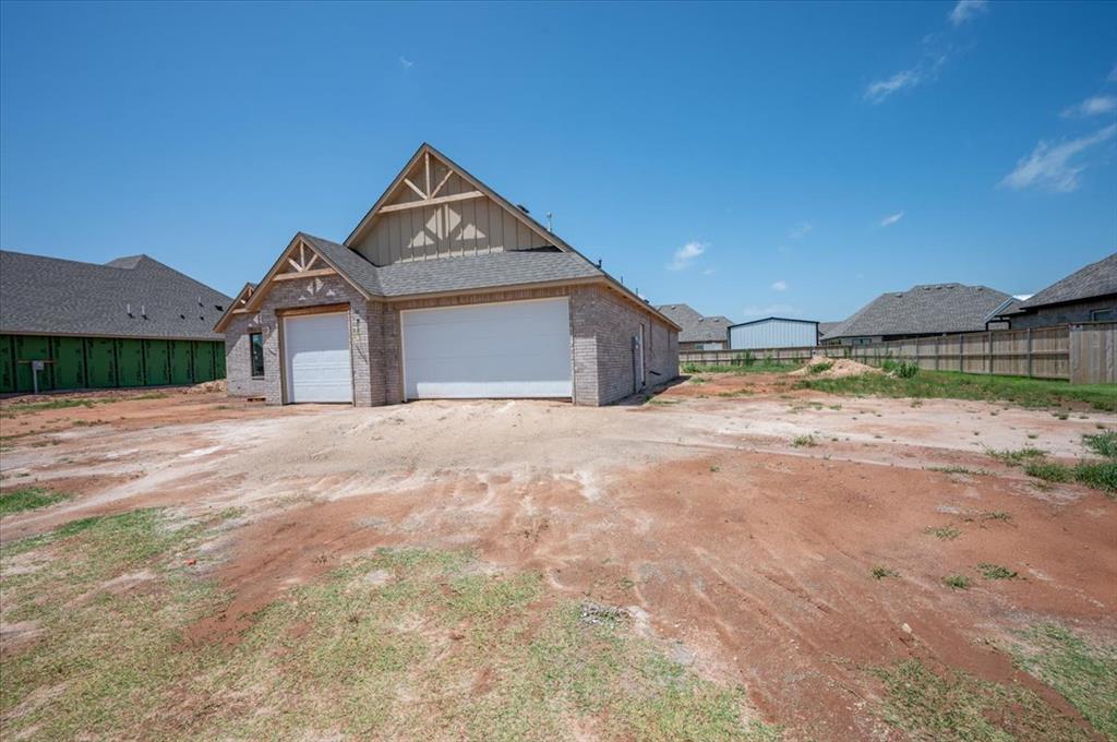 1111 Jozie Way Property Photo 28