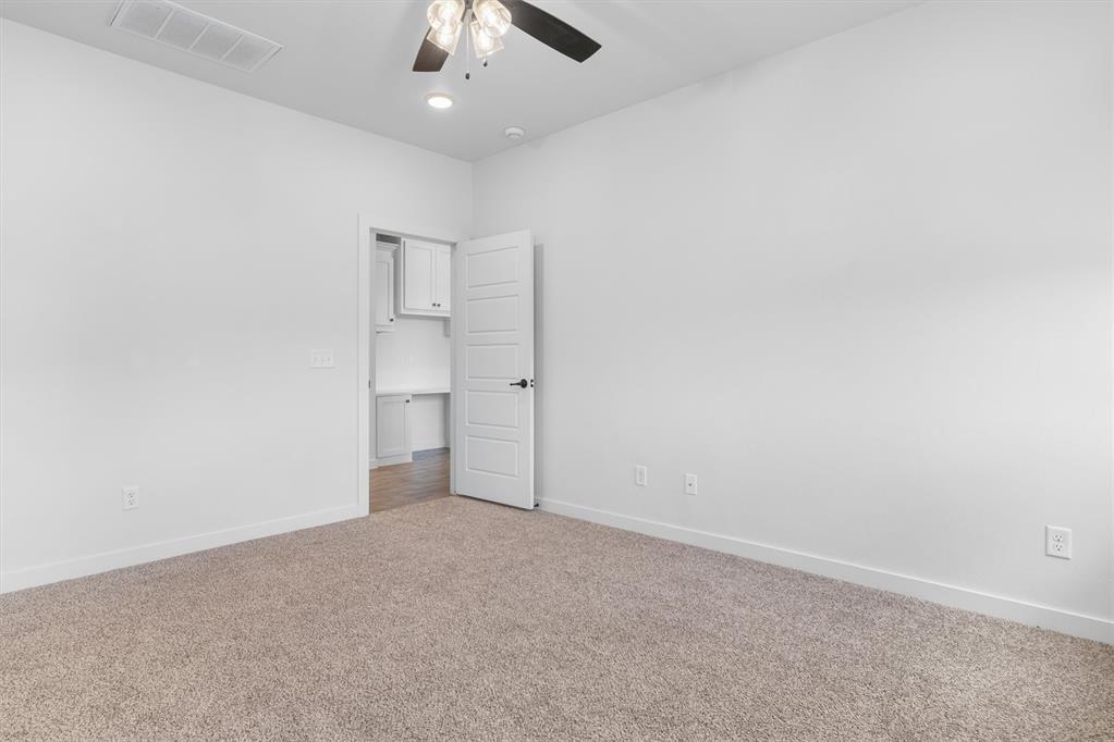 1364 Pineridge Circle Property Photo 18