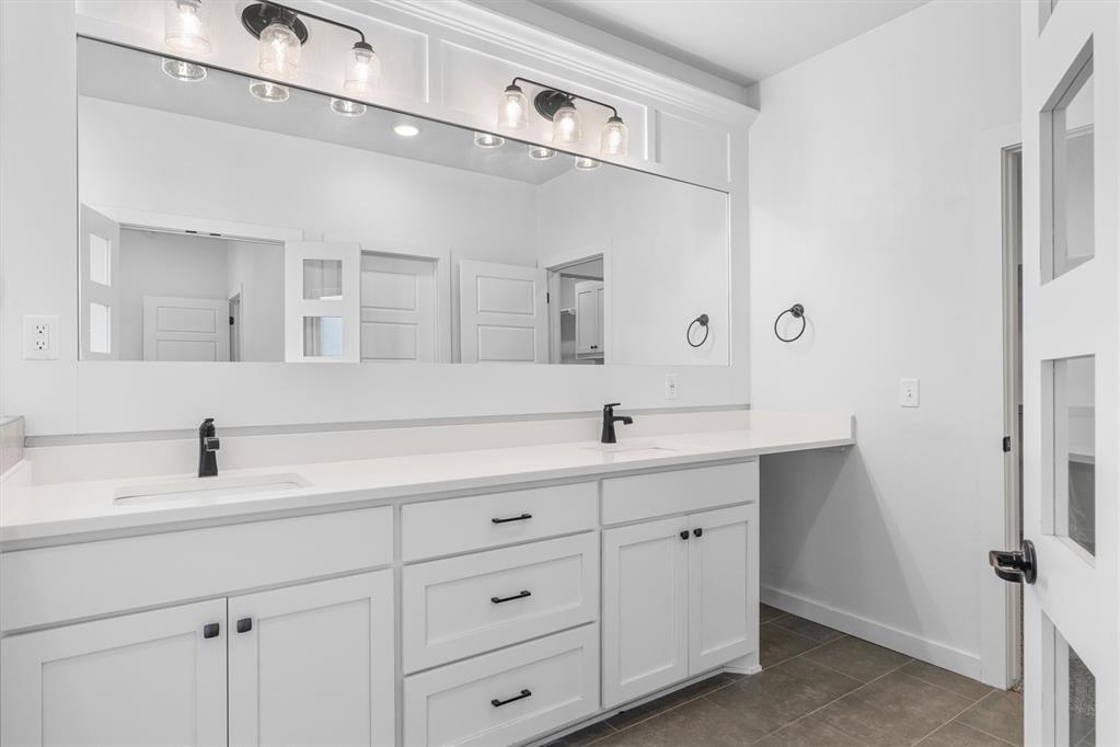 1364 Pineridge Circle Property Photo 19