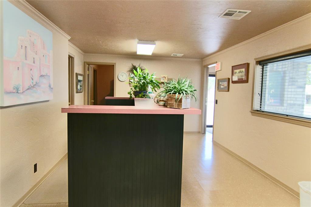 101 S Randall Avenue Property Photo 6
