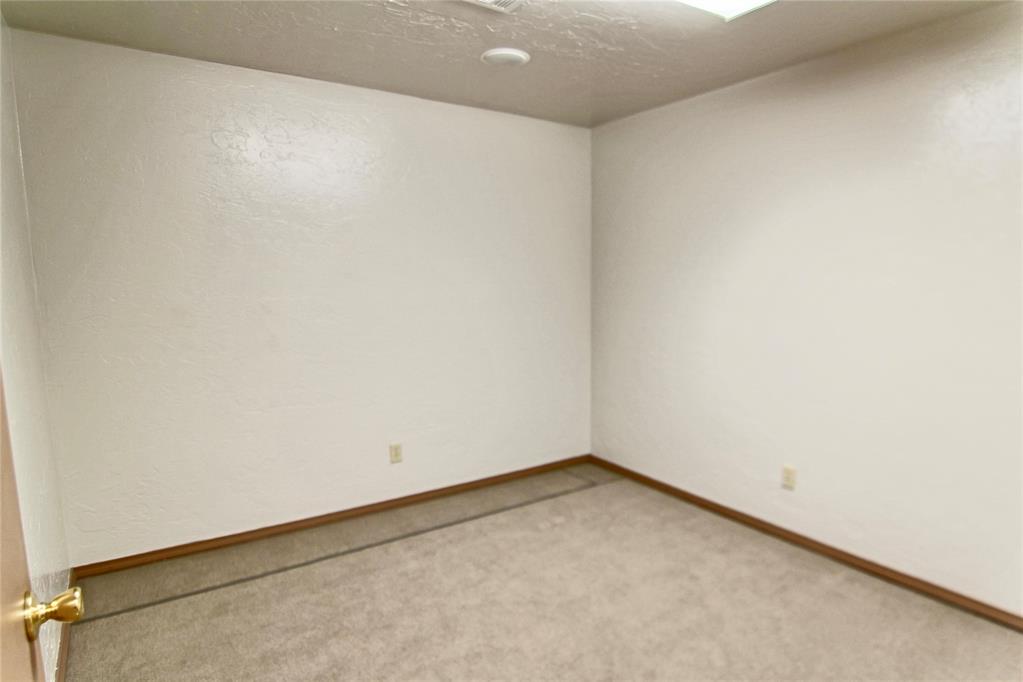 101 S Randall Avenue Property Photo 13