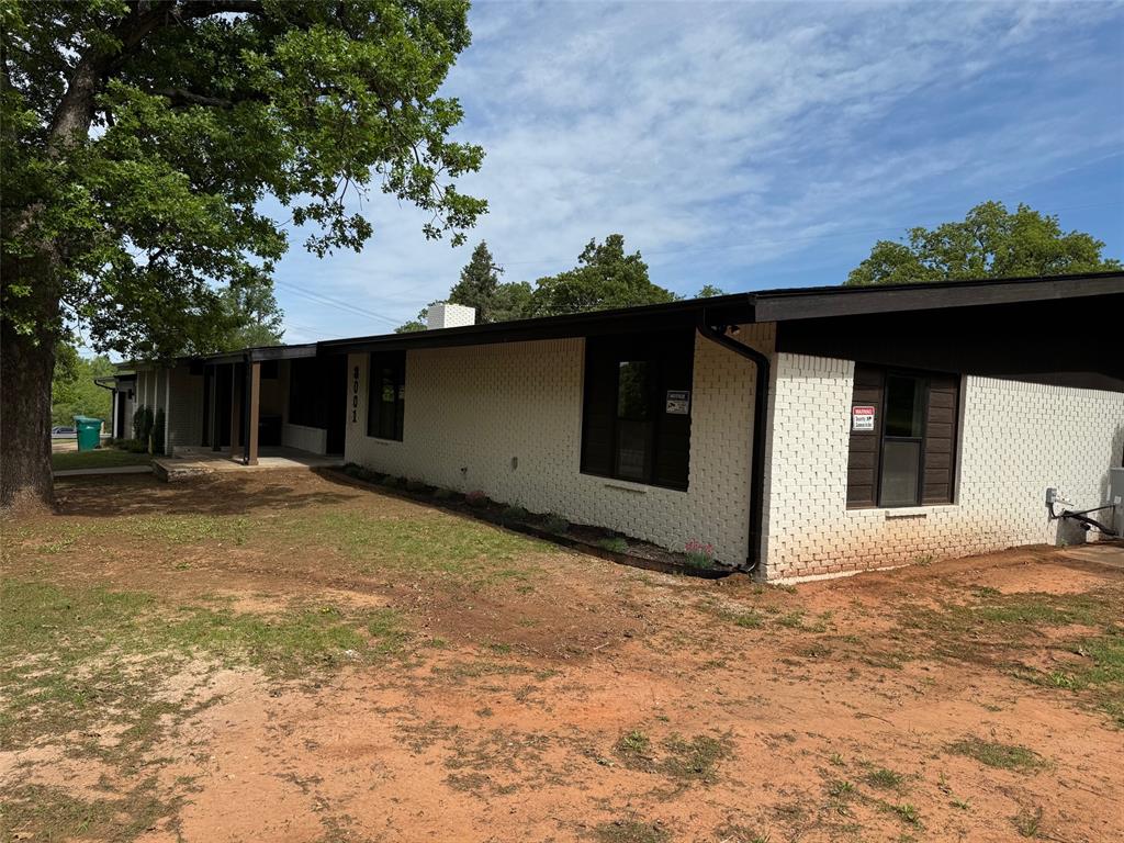 3001 Norcrest Drive Property Photo 4