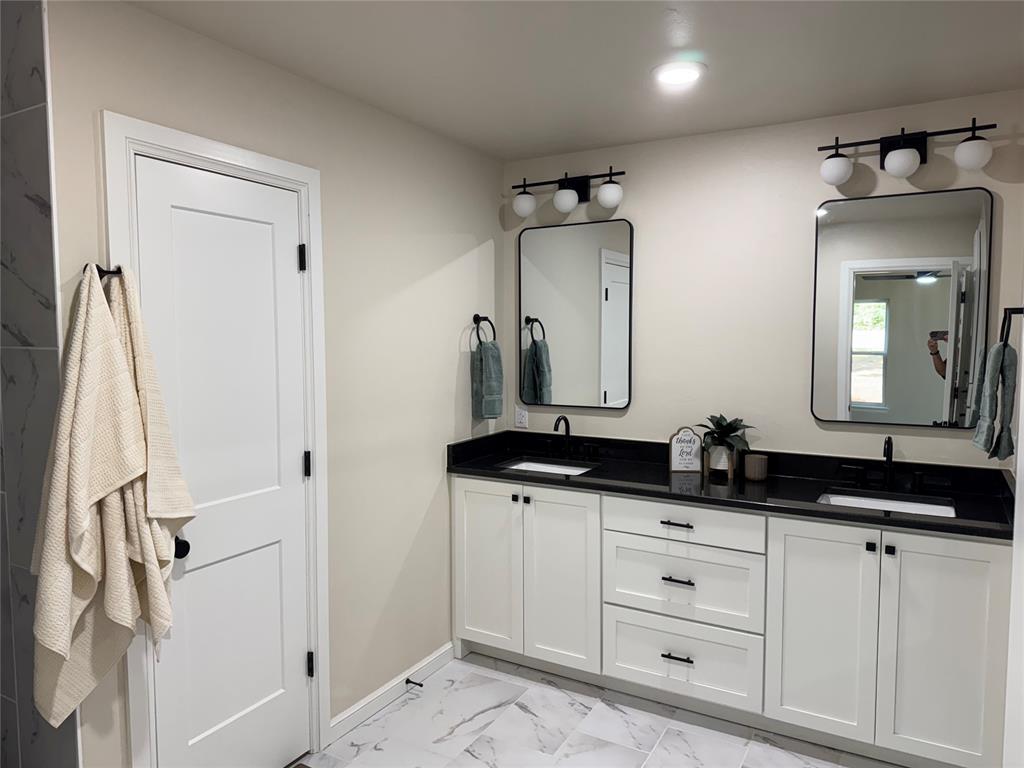 3001 Norcrest Drive Property Photo 17