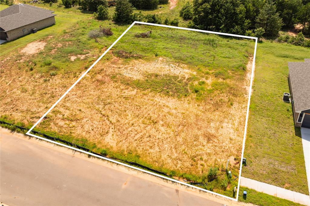 4664 Lincoln Landing Property Photo 3