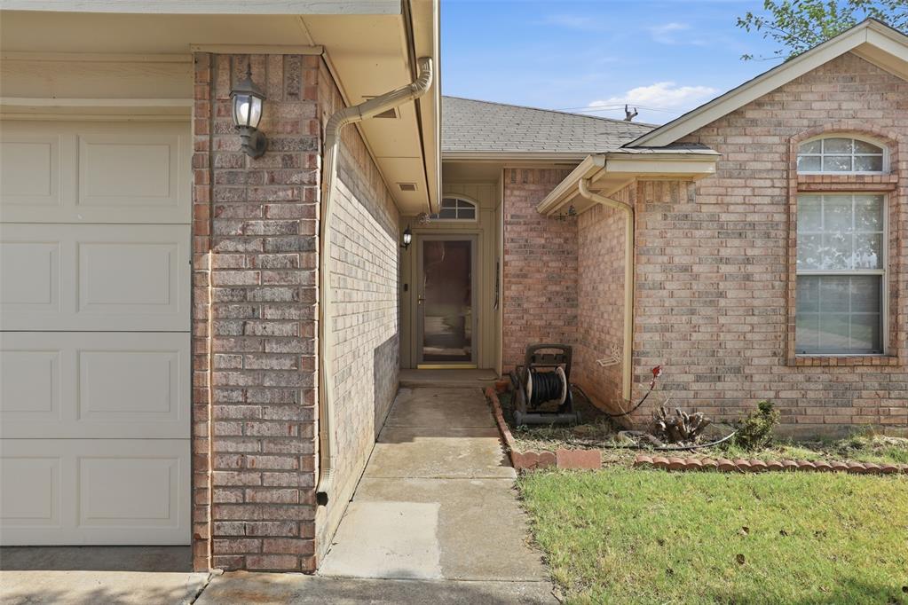 10329 Aberdeen Drive Property Photo 3