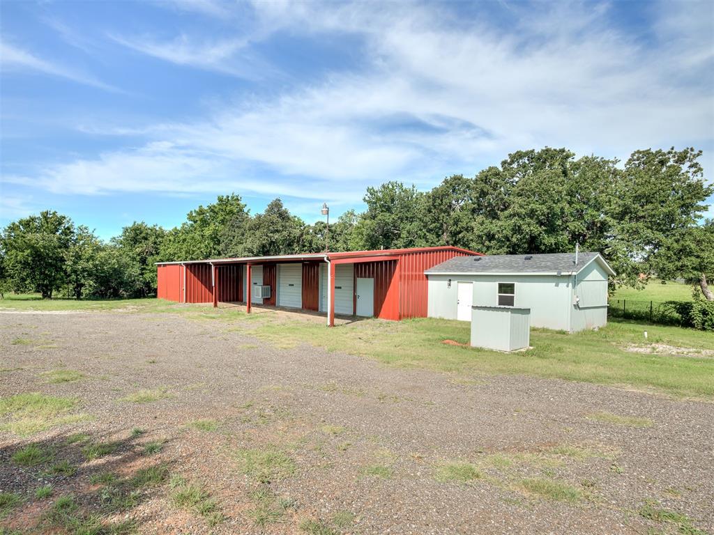 1402 W Veterans Memorial Highway Property Photo 5
