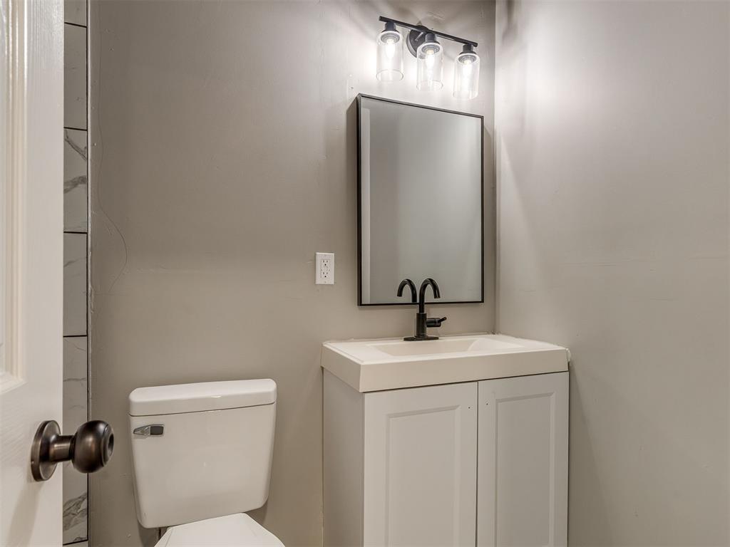 1402 W Veterans Memorial Highway Property Photo 11