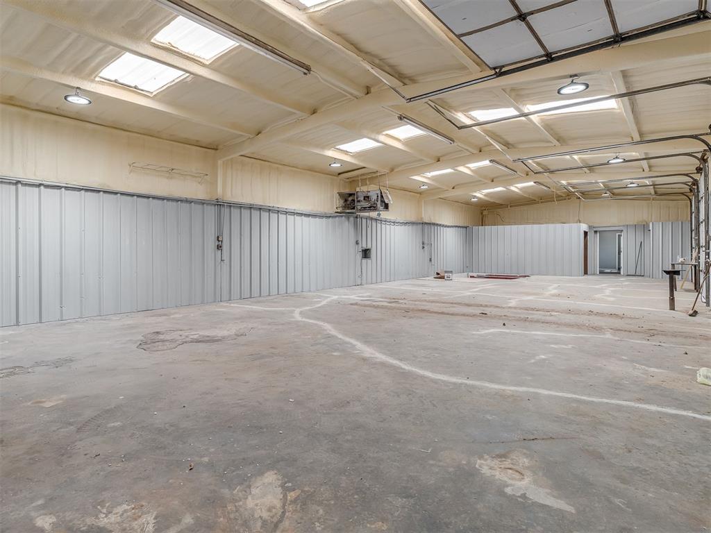 1402 W Veterans Memorial Highway Property Photo 16