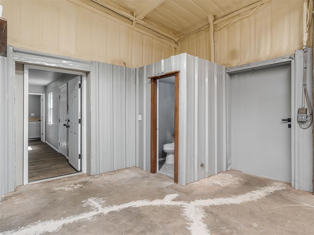 1402 W Veterans Memorial Highway Property Photo 18