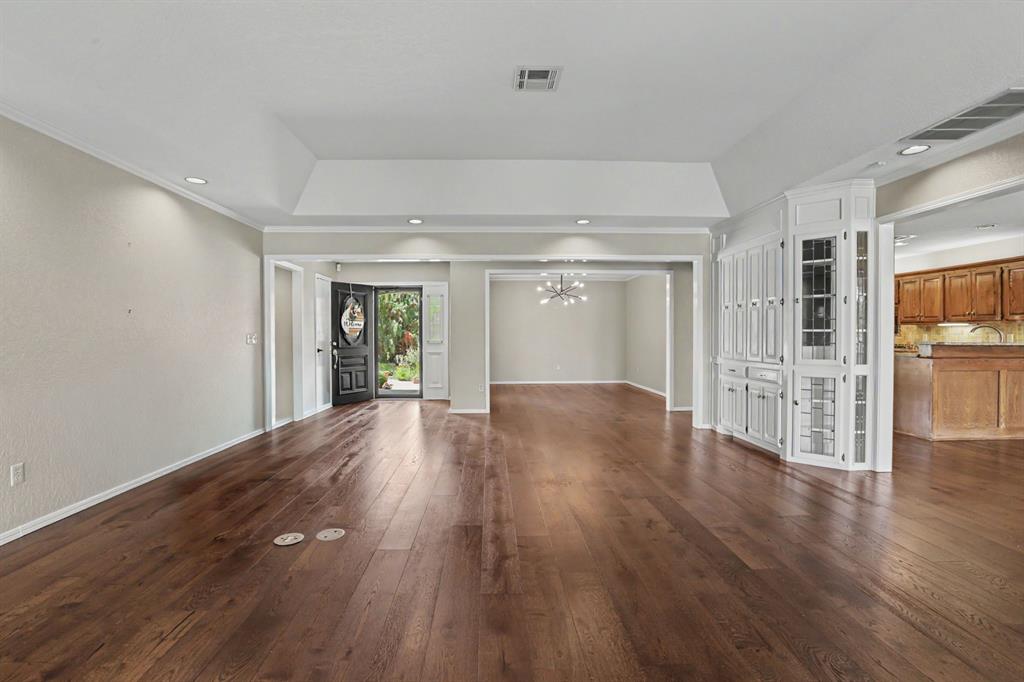 10408 Mantle Drive Property Photo 8