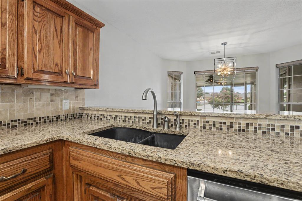10408 Mantle Drive Property Photo 15
