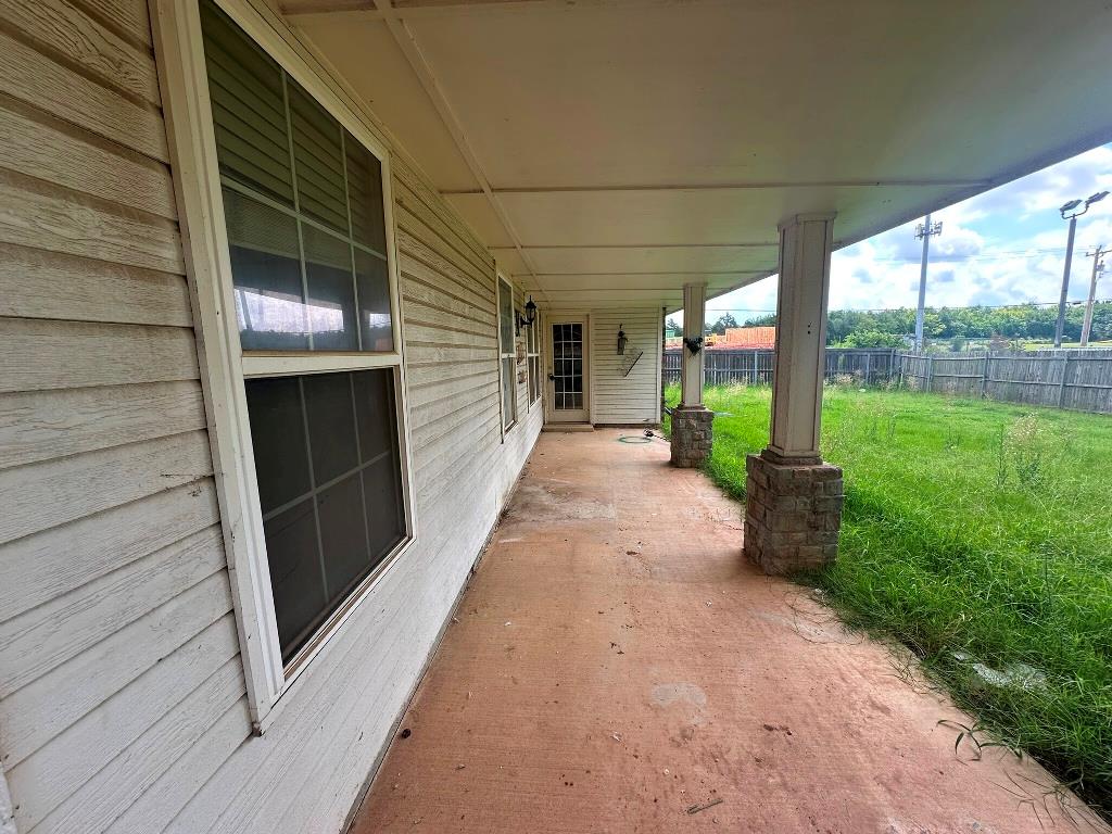 1100 Nw 190th Place Property Photo 2
