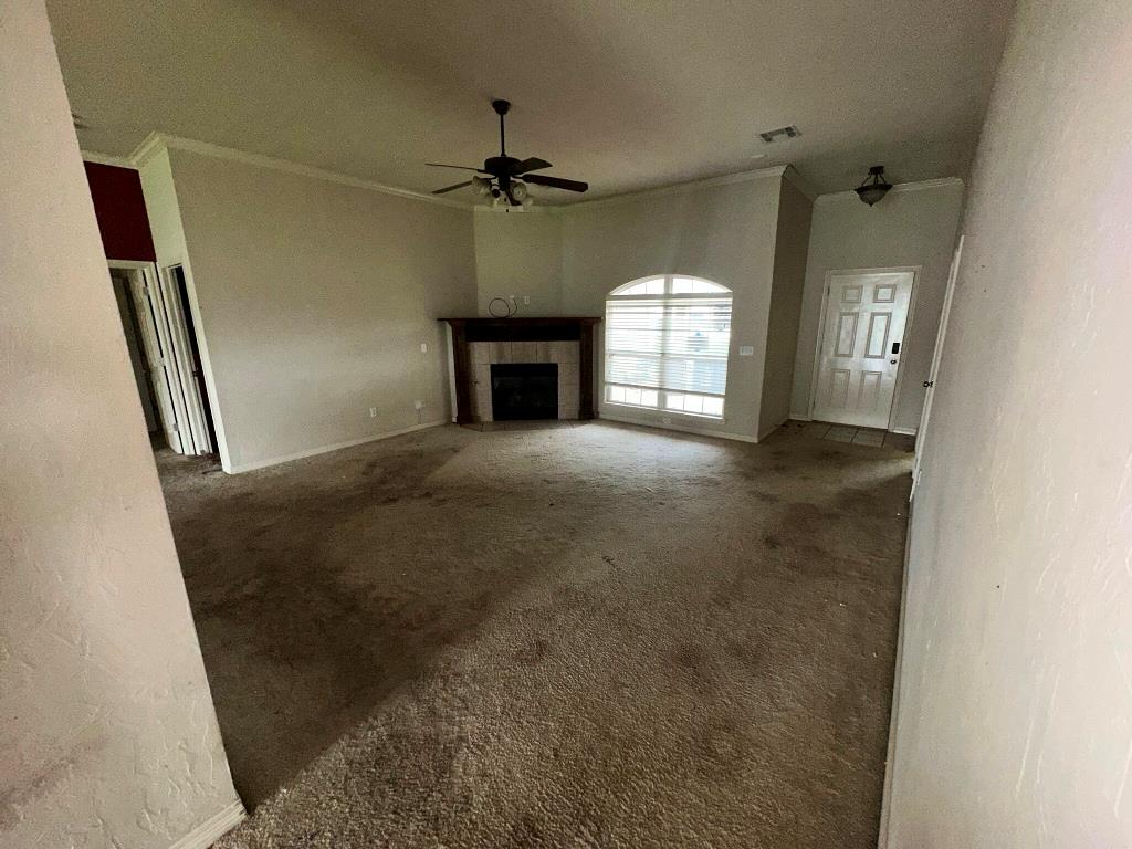 1100 Nw 190th Place Property Photo 4