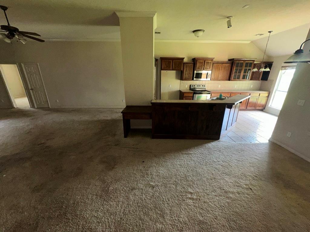 1100 Nw 190th Place Property Photo 6