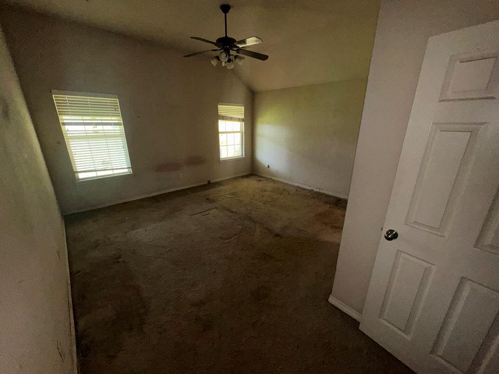 1100 Nw 190th Place Property Photo 9