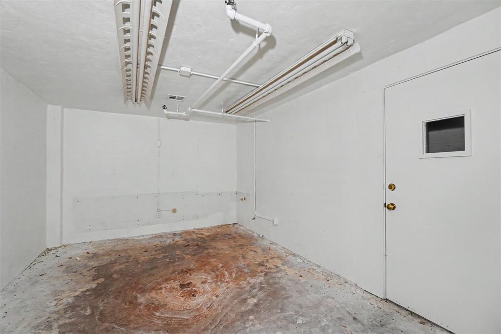 709 S Veterans Drive Property Photo 35
