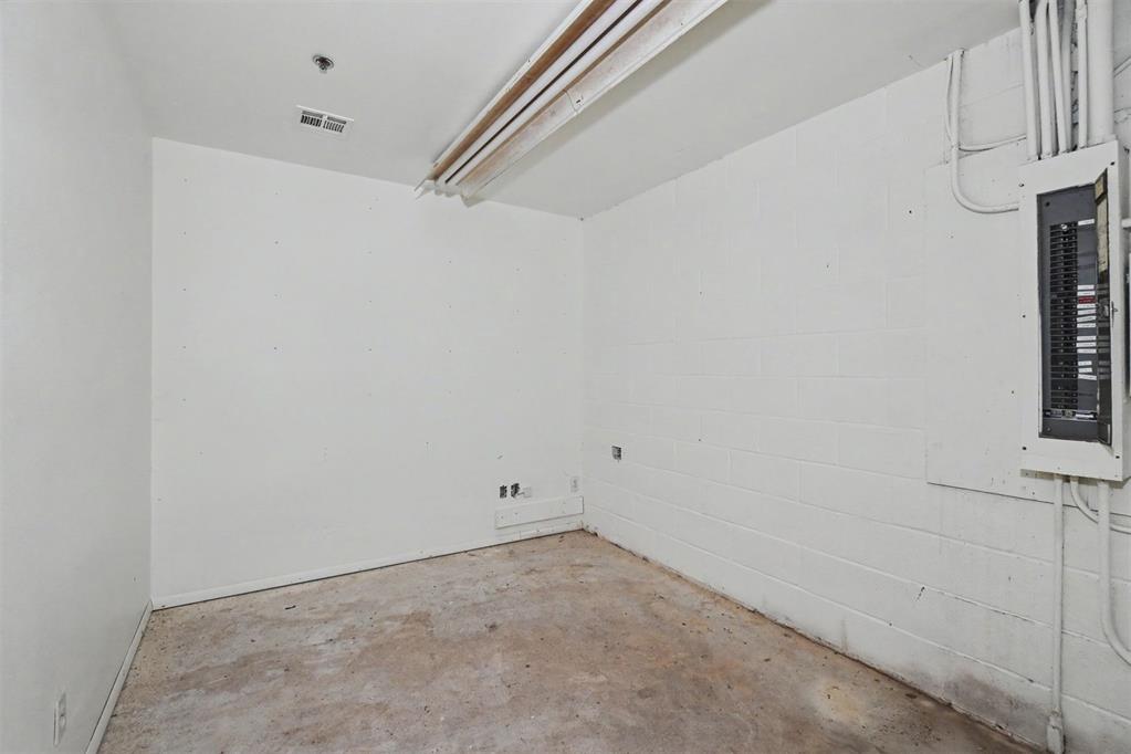 709 S Veterans Drive Property Photo 37
