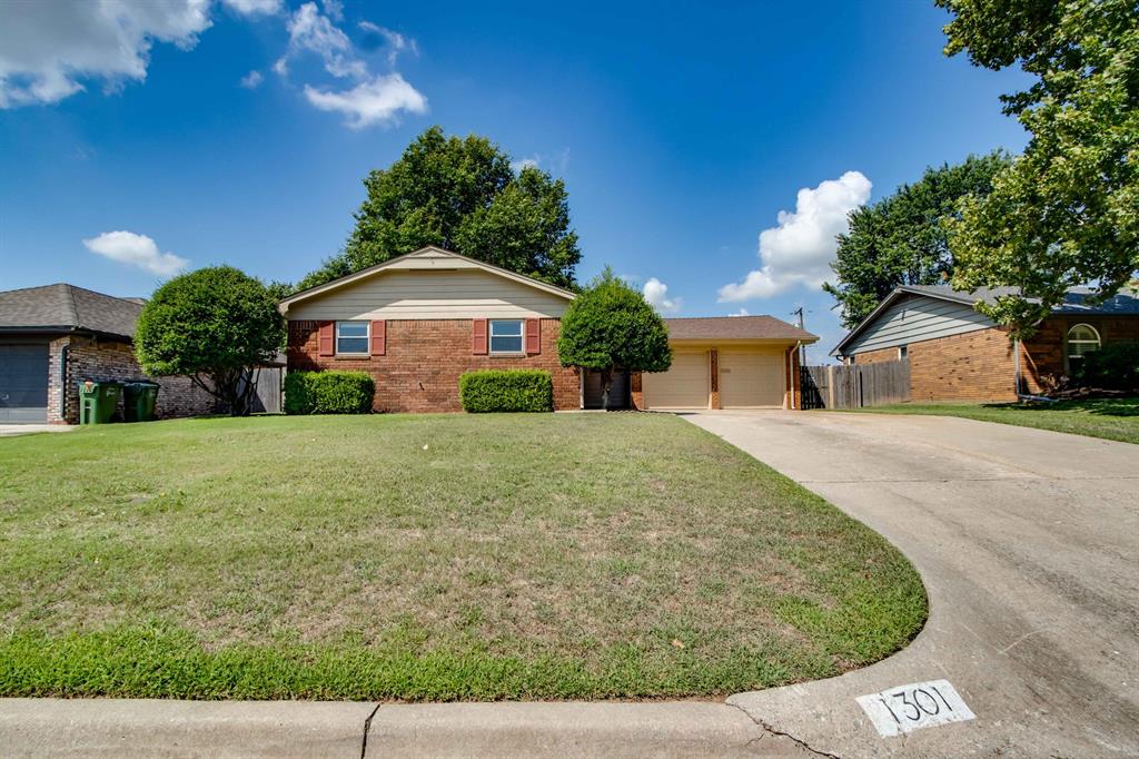 1301 Queensboro Place Property Photo 3
