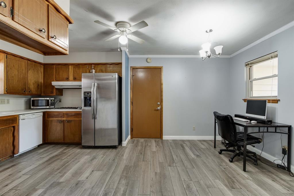 1301 Queensboro Place Property Photo 13
