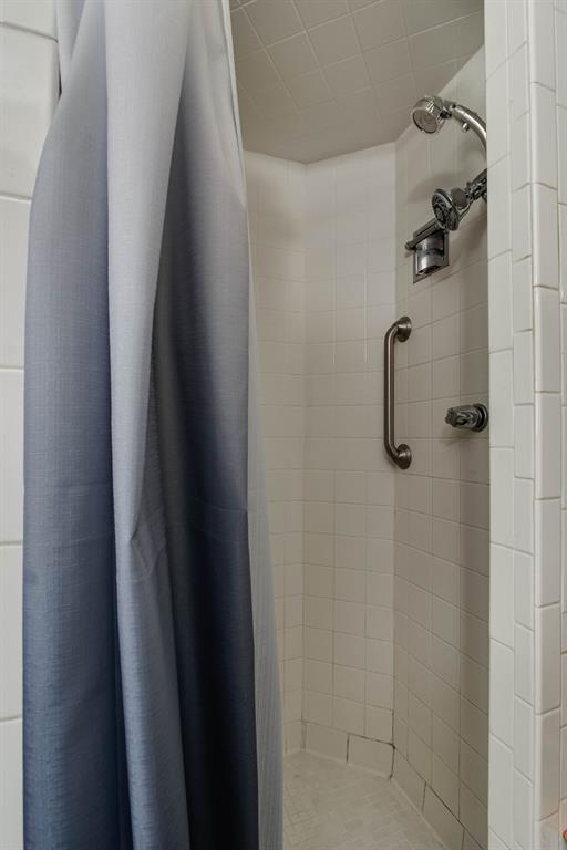 1301 Queensboro Place Property Photo 23