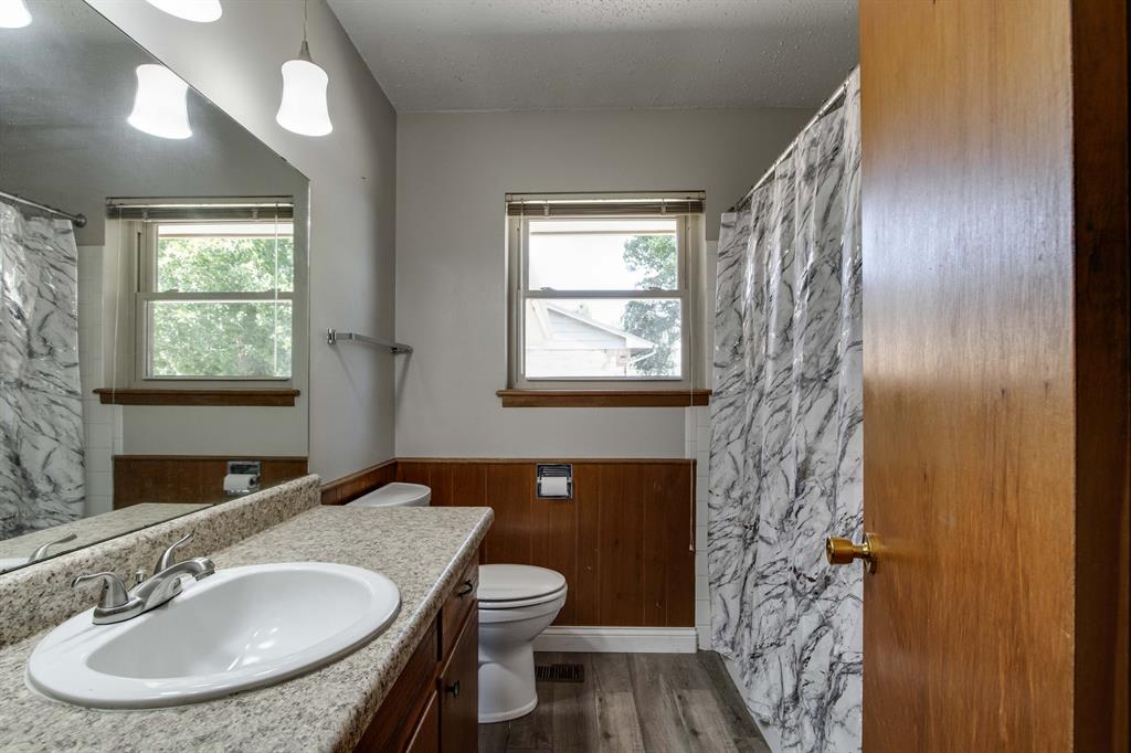 1301 Queensboro Place Property Photo 28