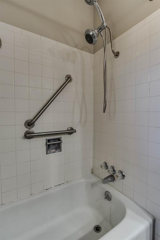 1301 Queensboro Place Property Photo 31