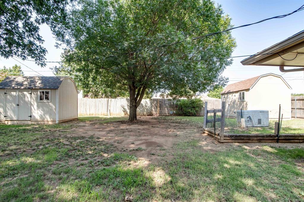1301 Queensboro Place Property Photo 35
