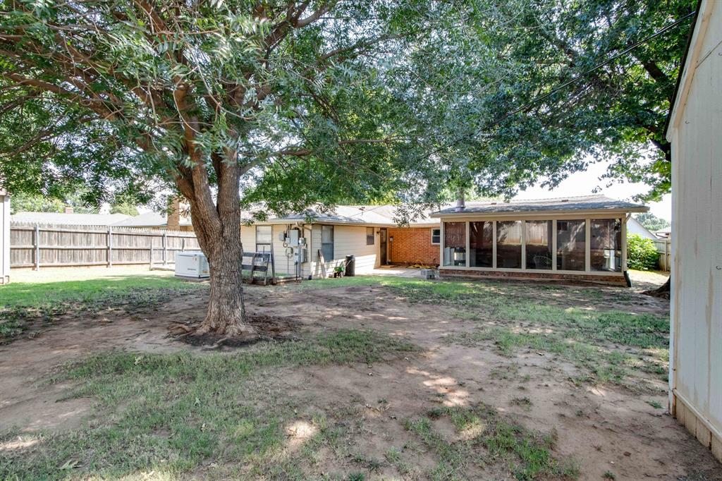 1301 Queensboro Place Property Photo 38