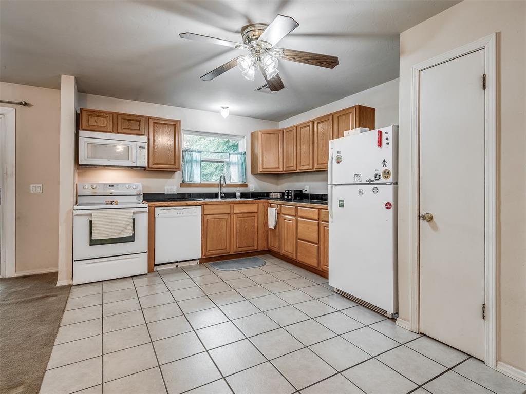 223 W 5th Street Property Photo 10