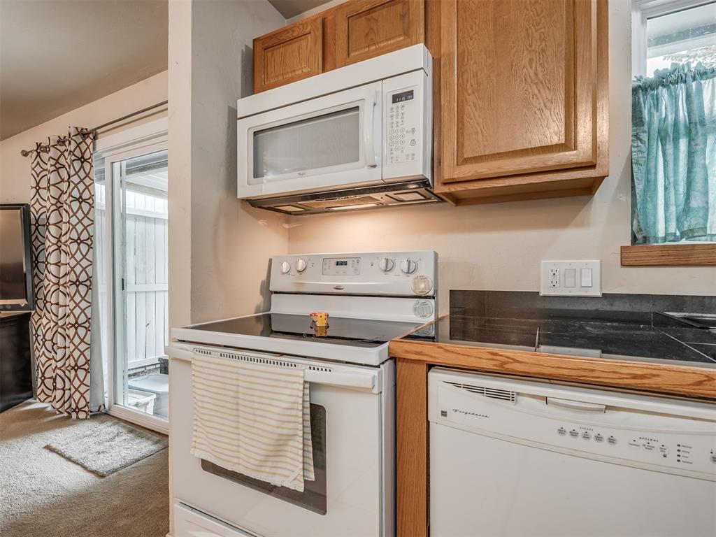 223 W 5th Street Property Photo 14