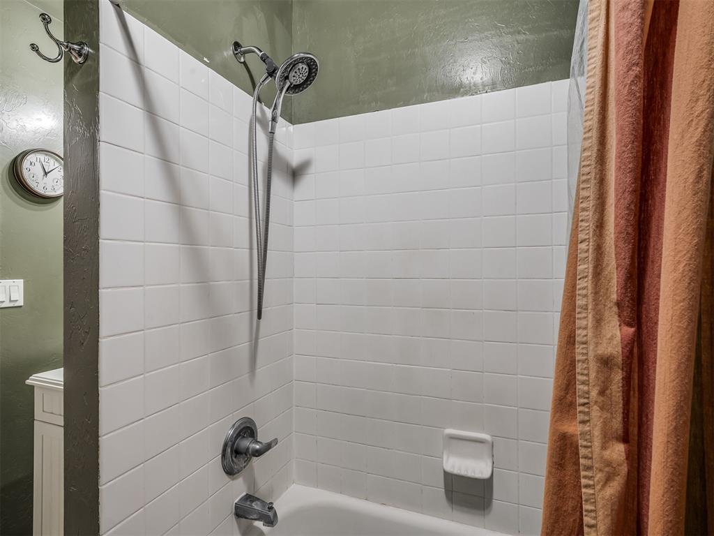 223 W 5th Street Property Photo 23
