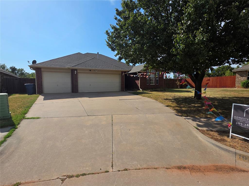 1909 Bradford Way Property Photo 2
