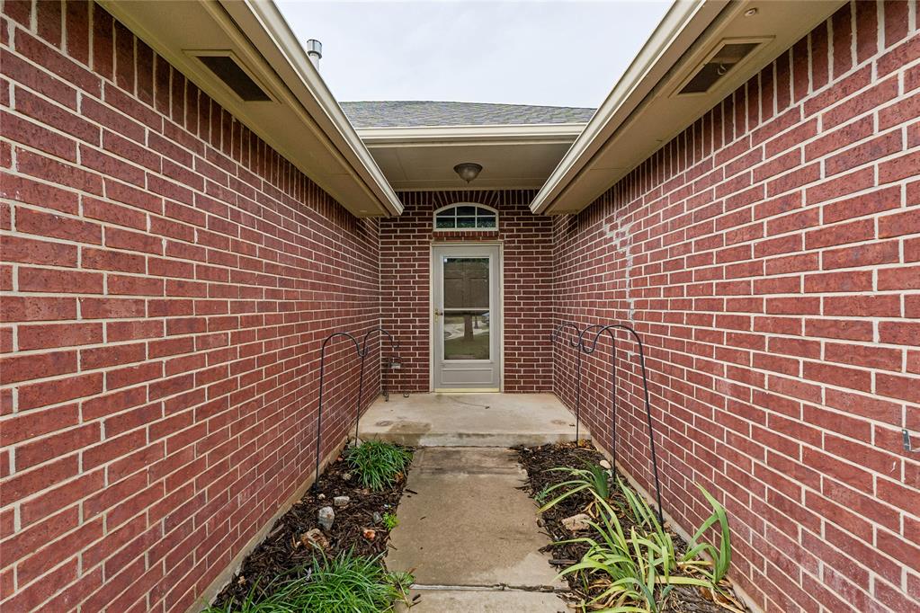 1909 Bradford Way Property Photo 5