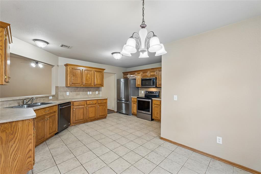 1909 Bradford Way Property Photo 15
