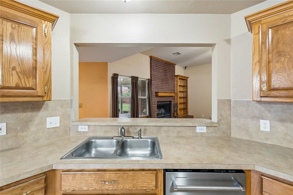 1909 Bradford Way Property Photo 18