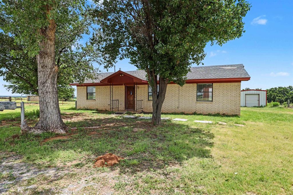 1719 E Orme Lane Property Photo 2